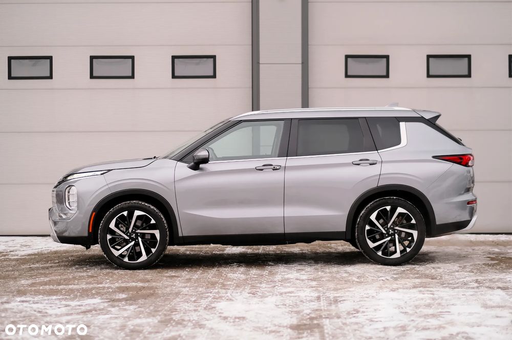 Mitsubishi Outlander - 3