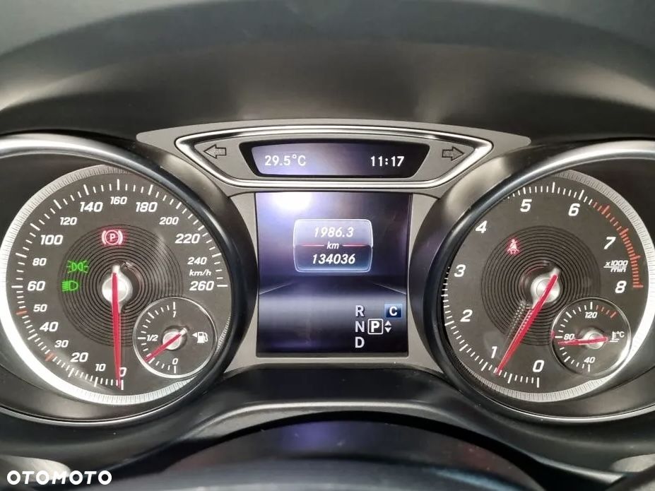 Mercedes-Benz CLA - 10