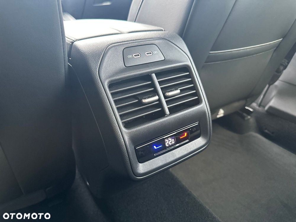 Volkswagen Passat - 30