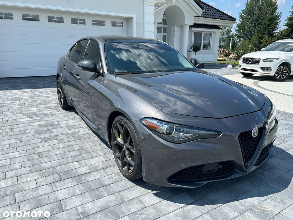 Alfa Romeo Giulia - 8