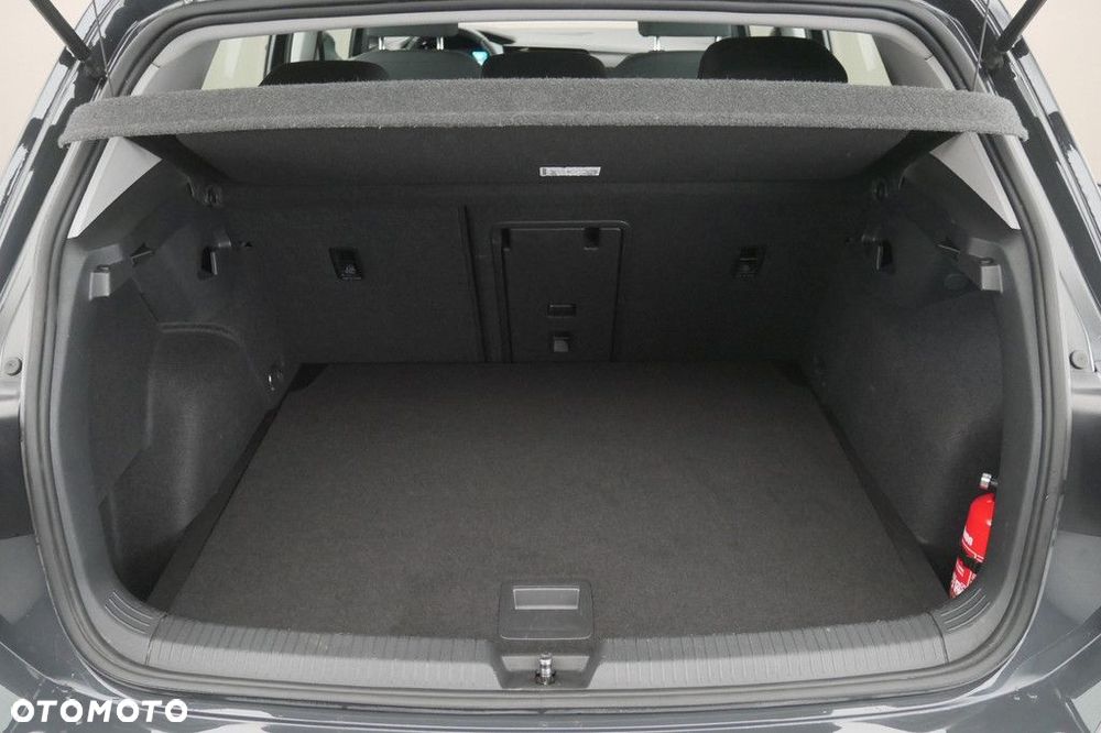 Volkswagen Golf - 16