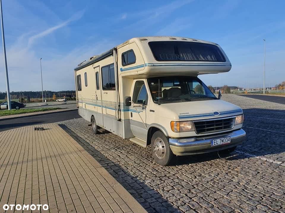 Ford E-350 Gulfstream - 1