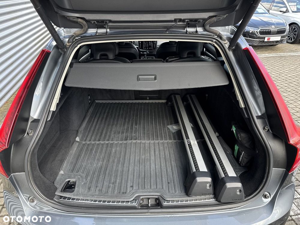 Volvo V90 Cross Country D5 AWD Pro - 31