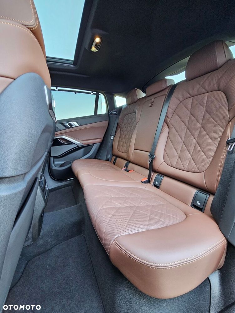 BMW X6 xDrive40d mHEV - 31
