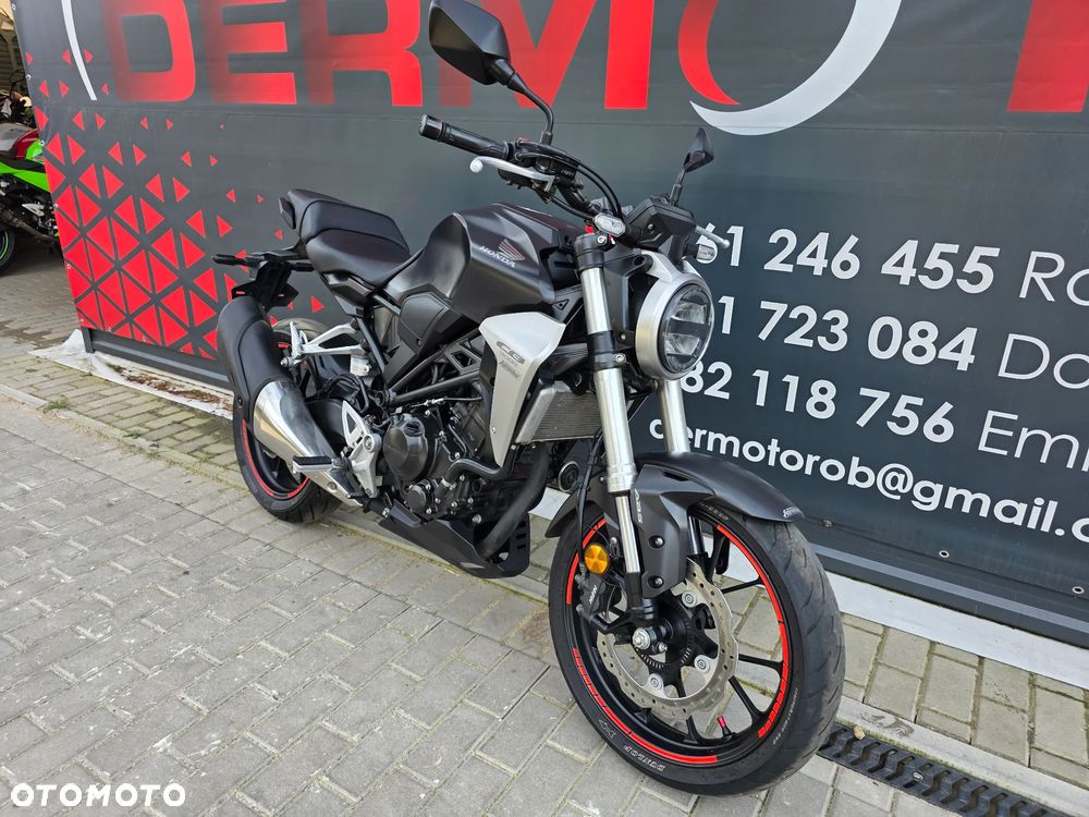 Honda CB - 1