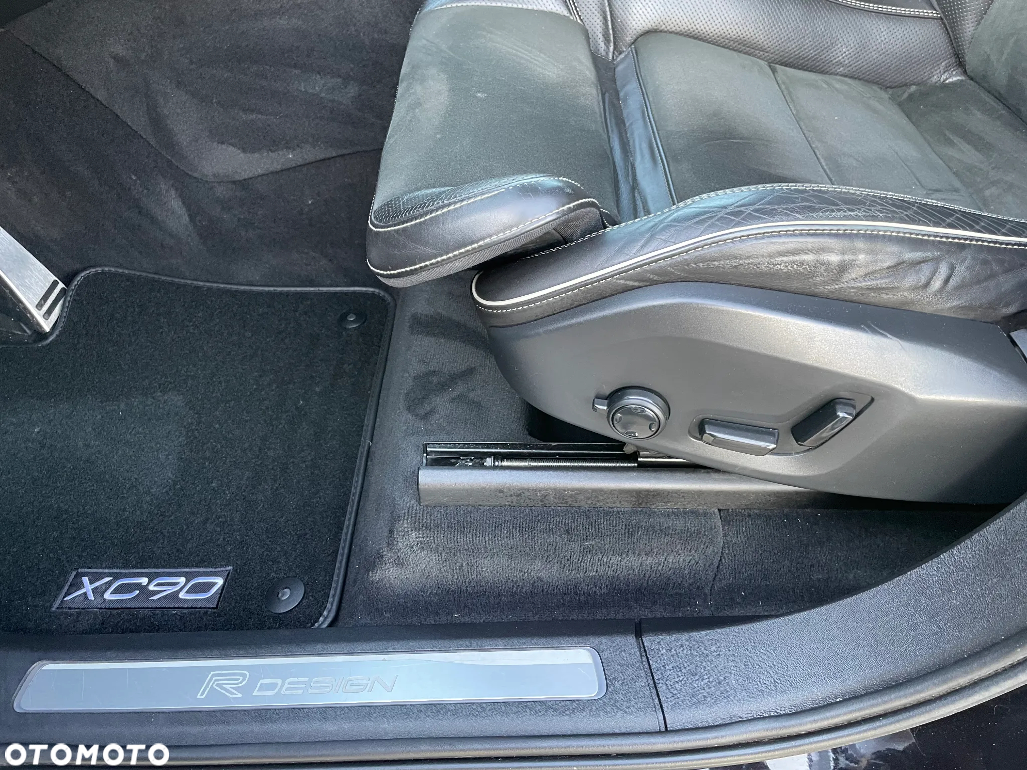 Volvo XC 90 D5 AWD R-Design - 11