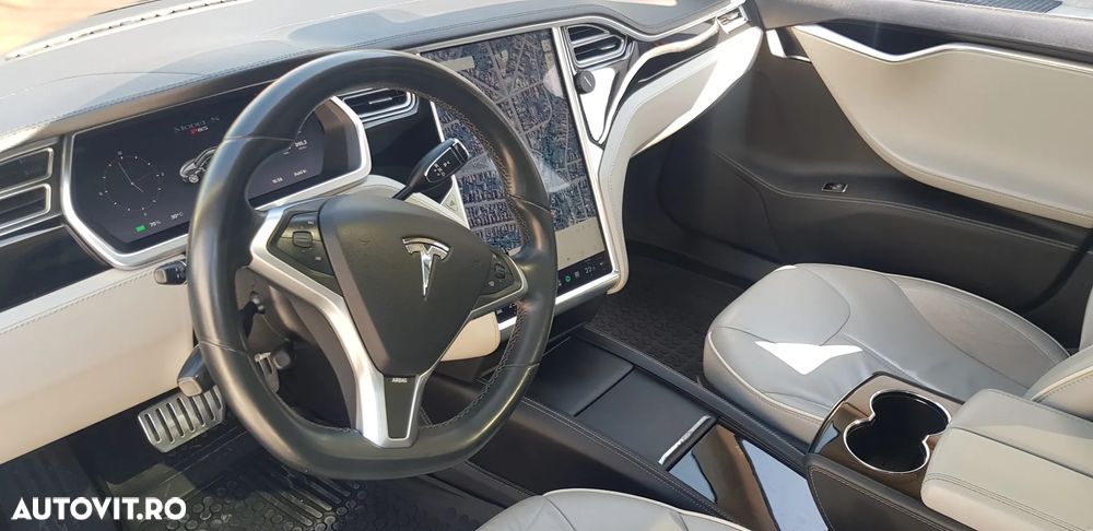 Tesla Model S Performance - 11
