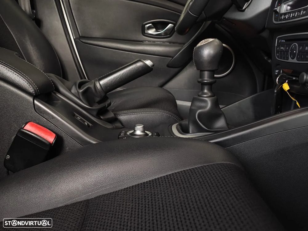 Renault Mégane Sport Tourer 1.5 dCi Luxe CO2 Champion - 28