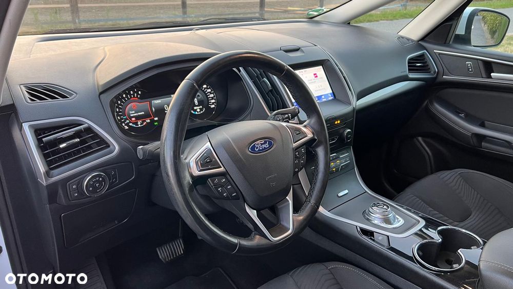 Ford S-Max - 13