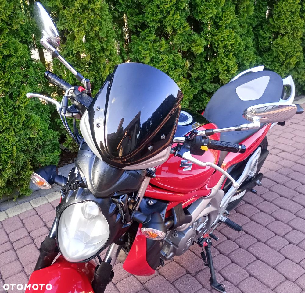 Suzuki Gladius - 15