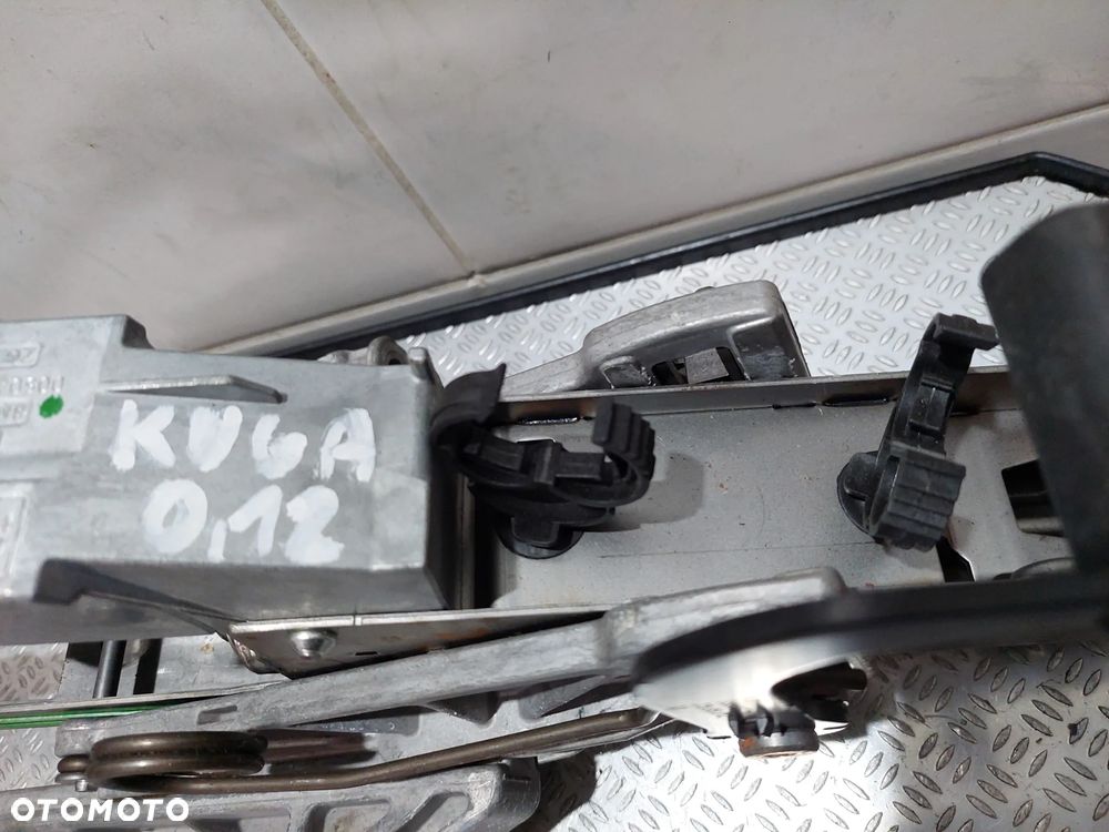 KOLUMNA KIEROWNICZA Z BLOKADĄ KIEROWNICY FORD KUGA MK1 R2012 2,0 TDCI NR 8V413C529CE, 8M513F880GD - 2