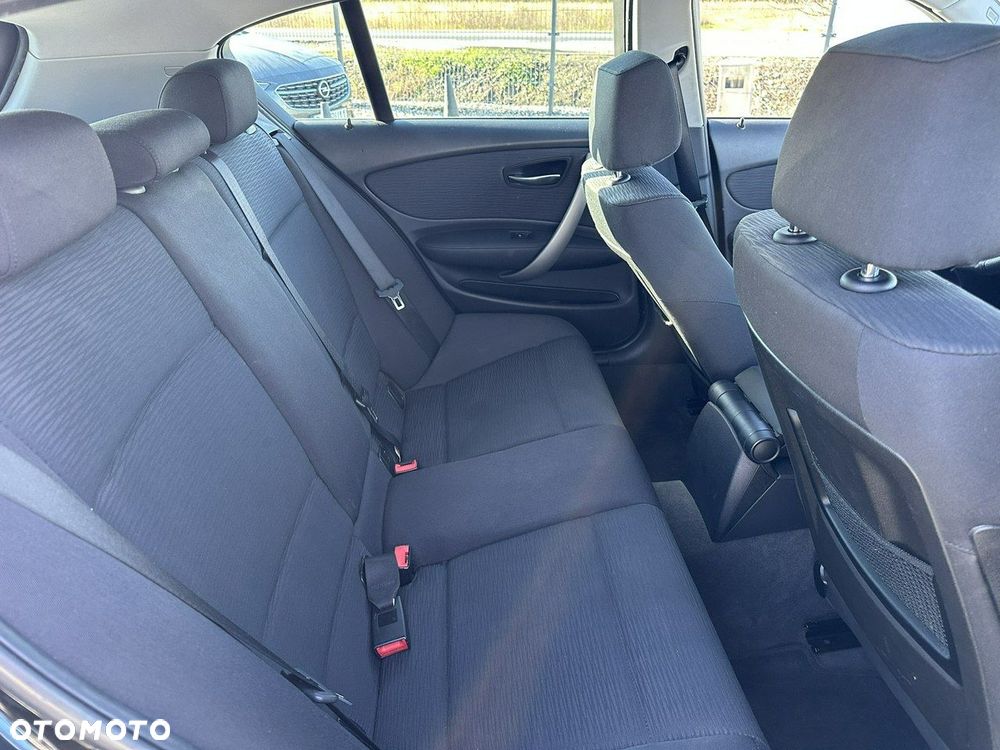 BMW Seria 1 118d - 22
