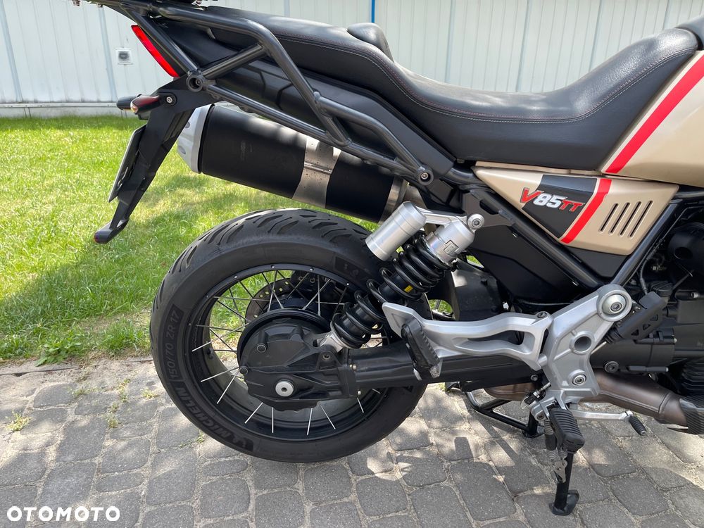 Moto Guzzi V85 - 11