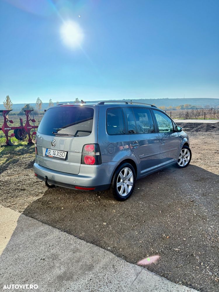 Volkswagen Touran - 3