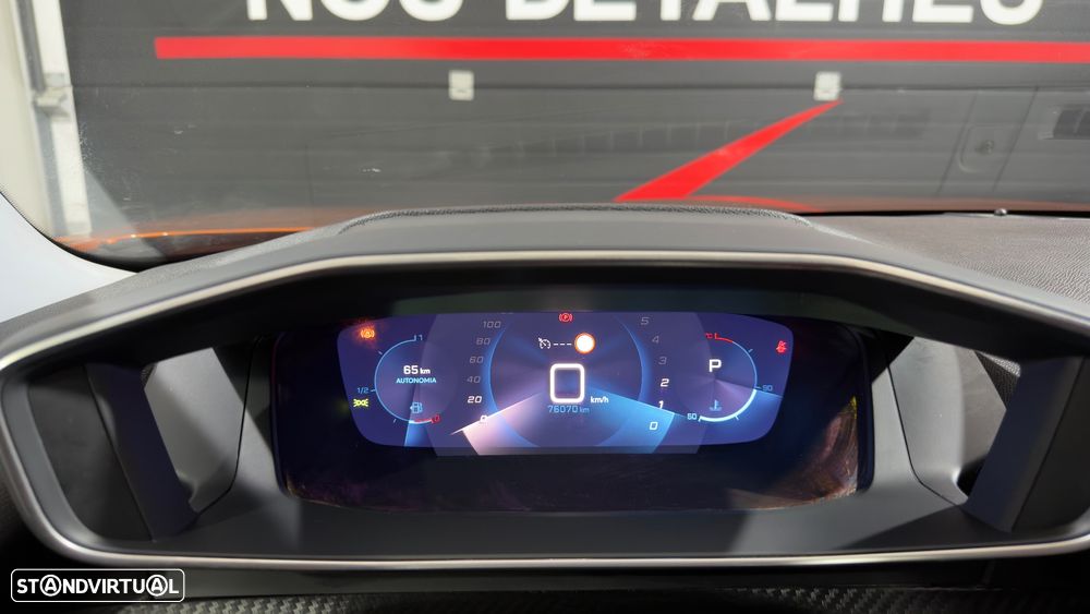 Peugeot 2008 1.2 PureTech Allure EAT8 - 23