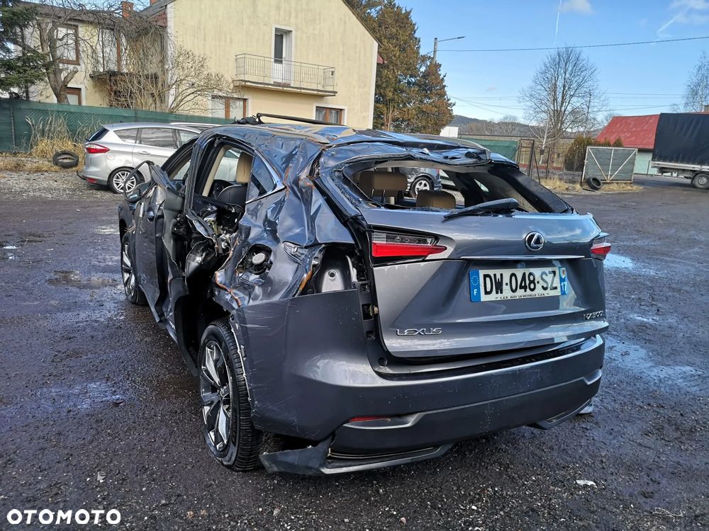 Lexus NX 300h E-FOUR Executive Line - 22