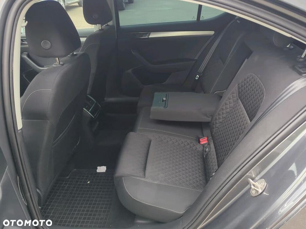 Skoda Superb 2.0 TDI SCR Ambition DSG - 11