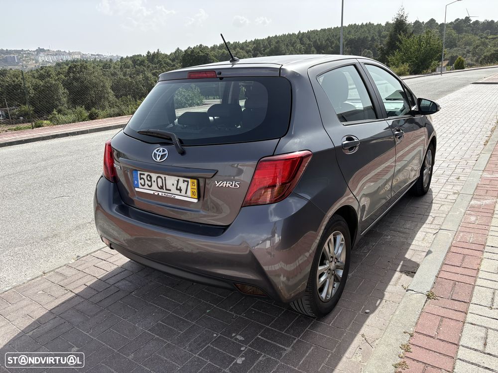 Toyota Yaris 1.33 VVT-i Comfort+P.Style - 3