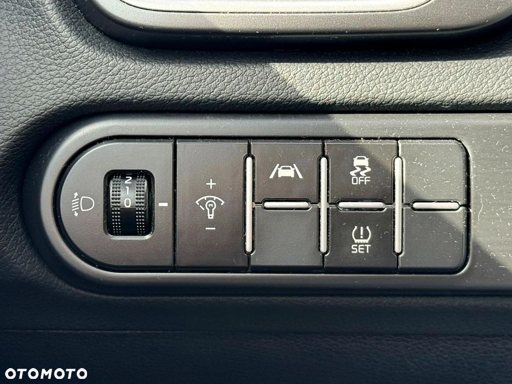 Kia Ceed - 16
