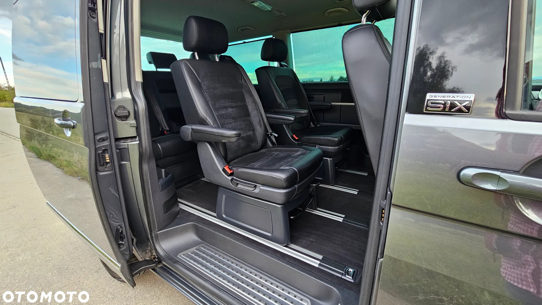 Volkswagen Multivan 2.0 TDI L1 70 Years Bulli 4Motion DSG - 12