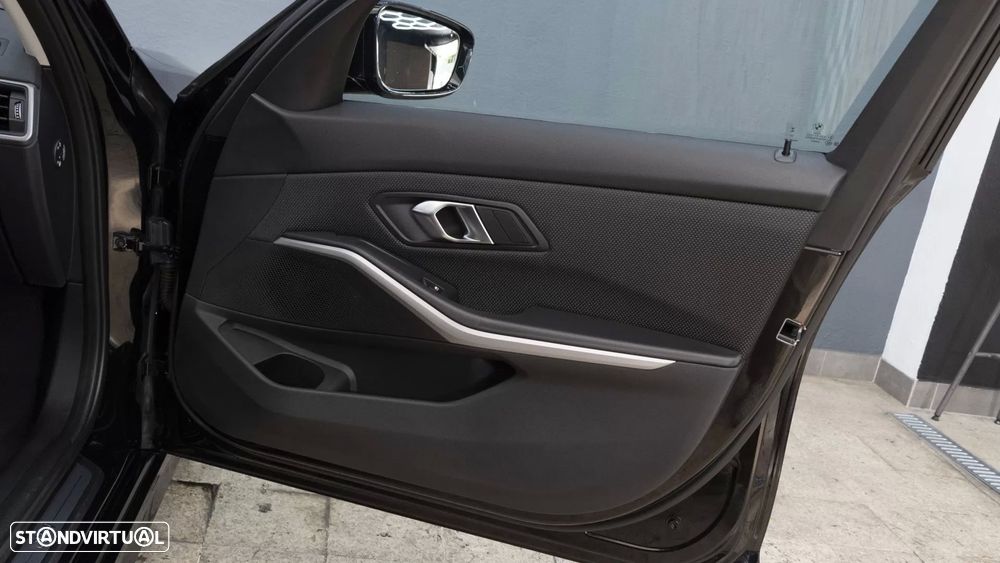 BMW 318 d Auto - 15