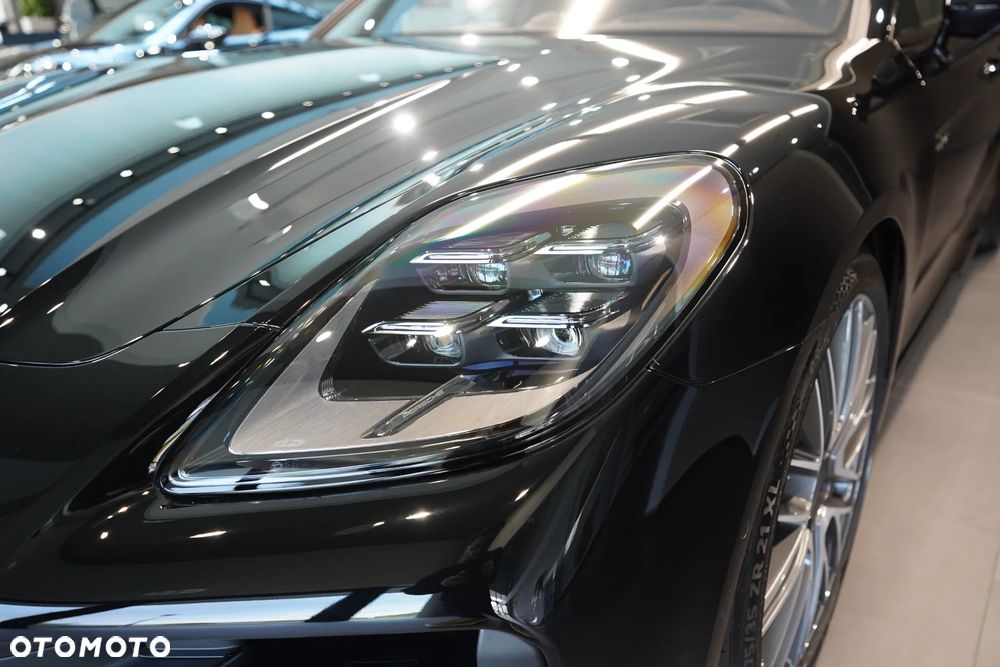 Porsche Panamera 4 E-Hybrid - 28