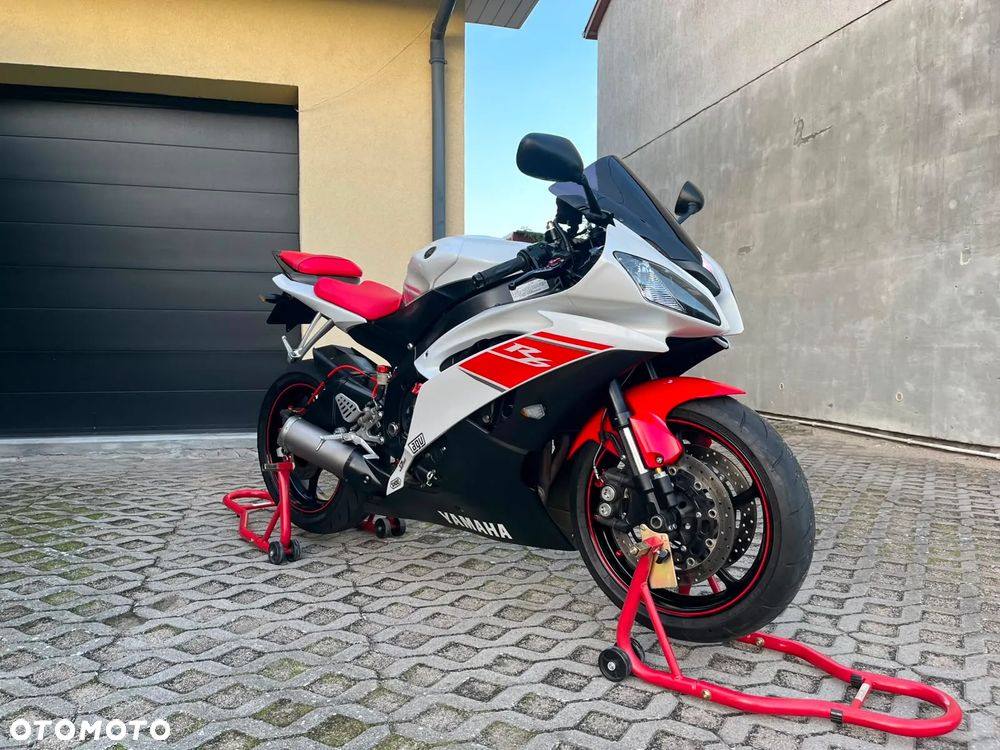 Yamaha R6 - 4