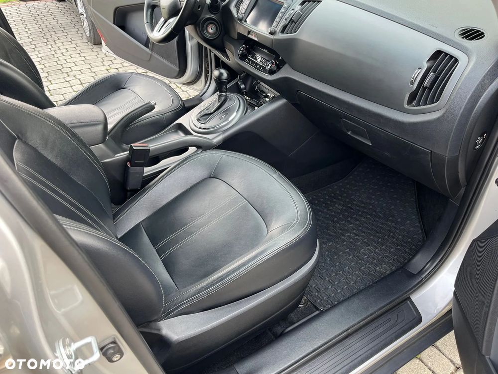 Kia Sportage 2.0 CRDI XL - 10