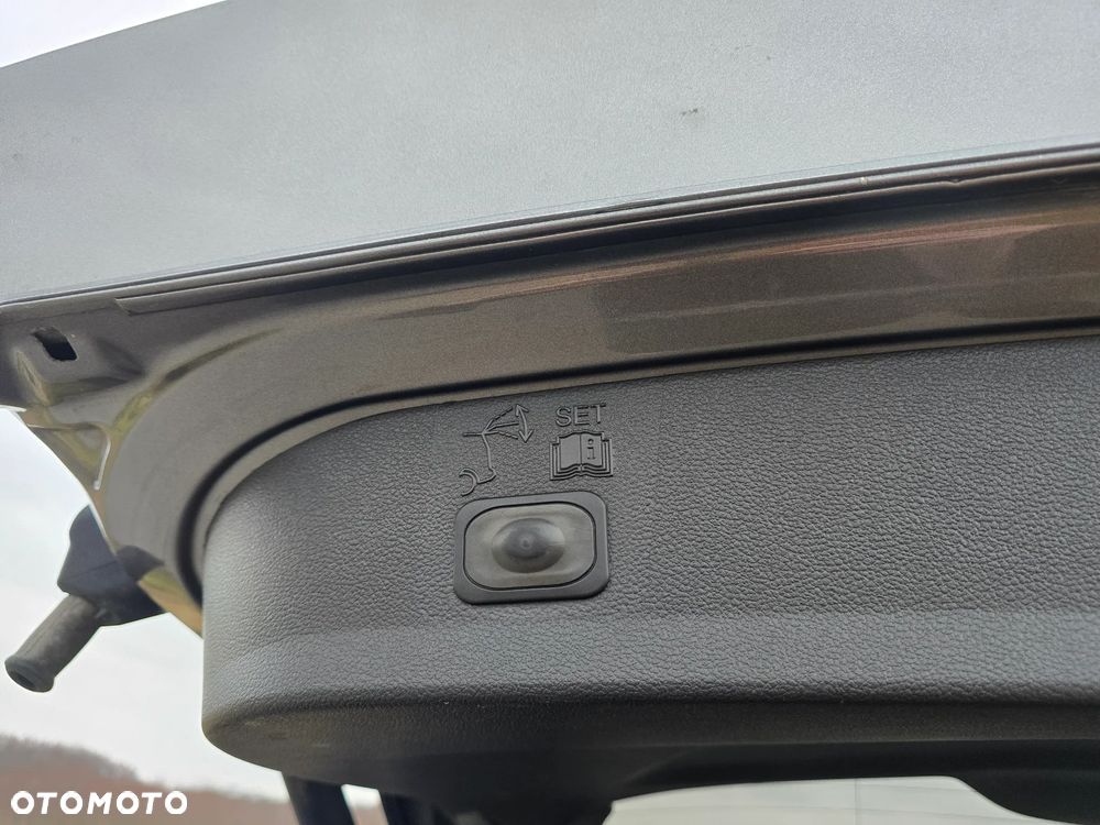 Ford Kuga 2.0 TDCi 4x4 Champions Edition - 33