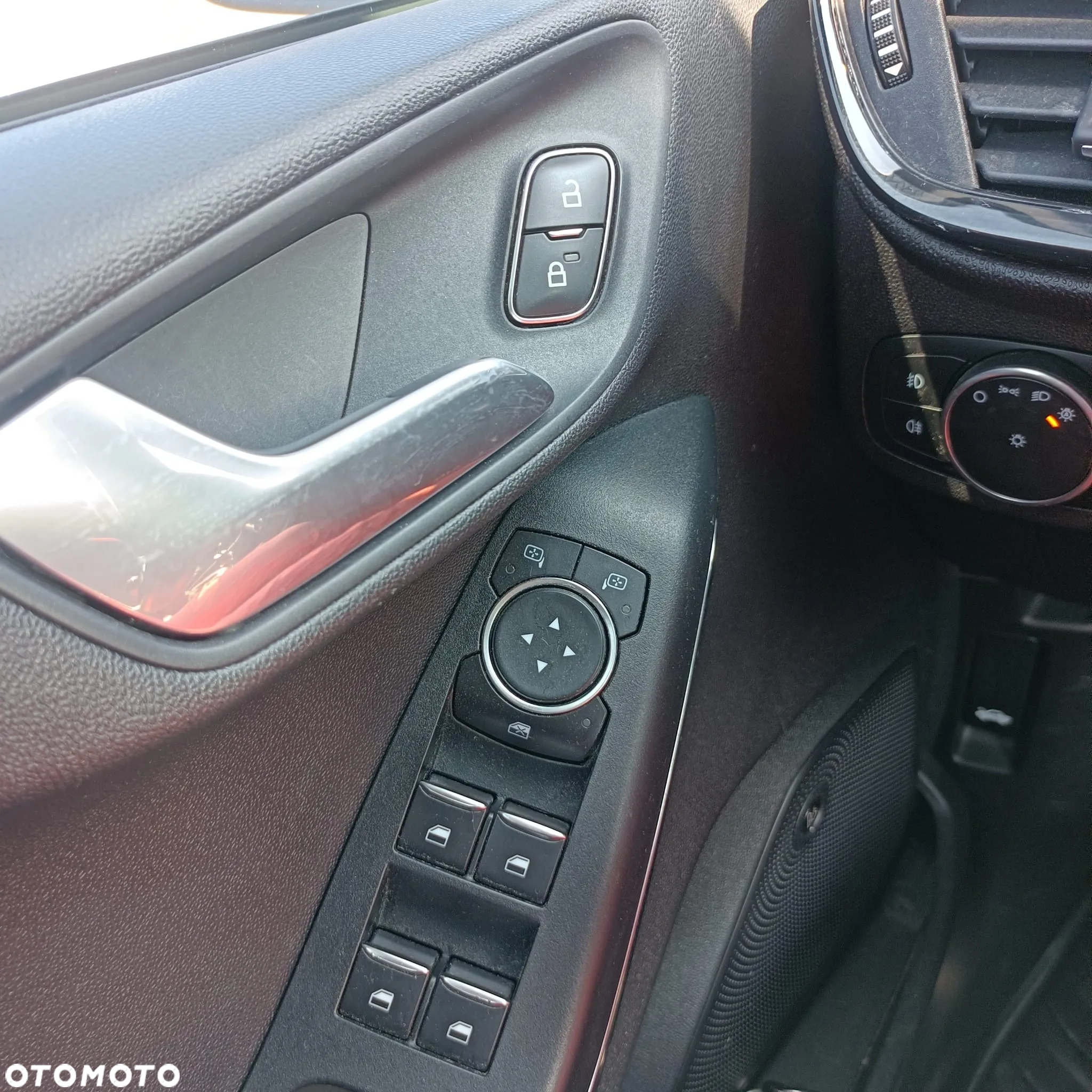 Ford Fiesta 1.0 EcoBoost S&S ACTIVE - 6