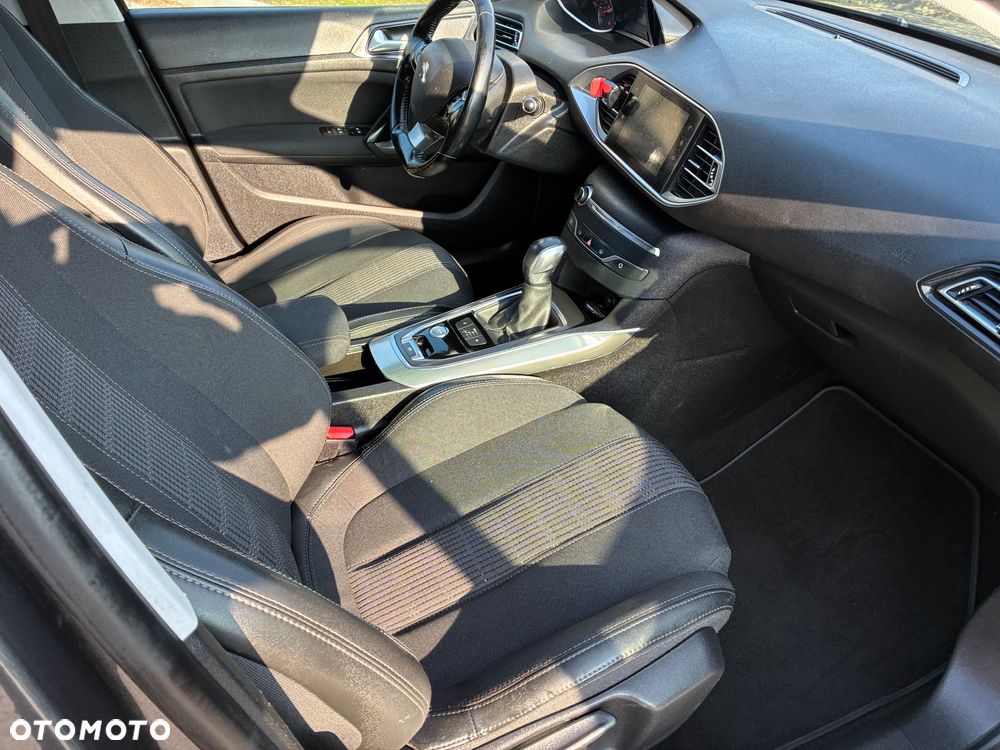 Peugeot 308 1.6 BlueHDi Allure S&S EAT6 - 7