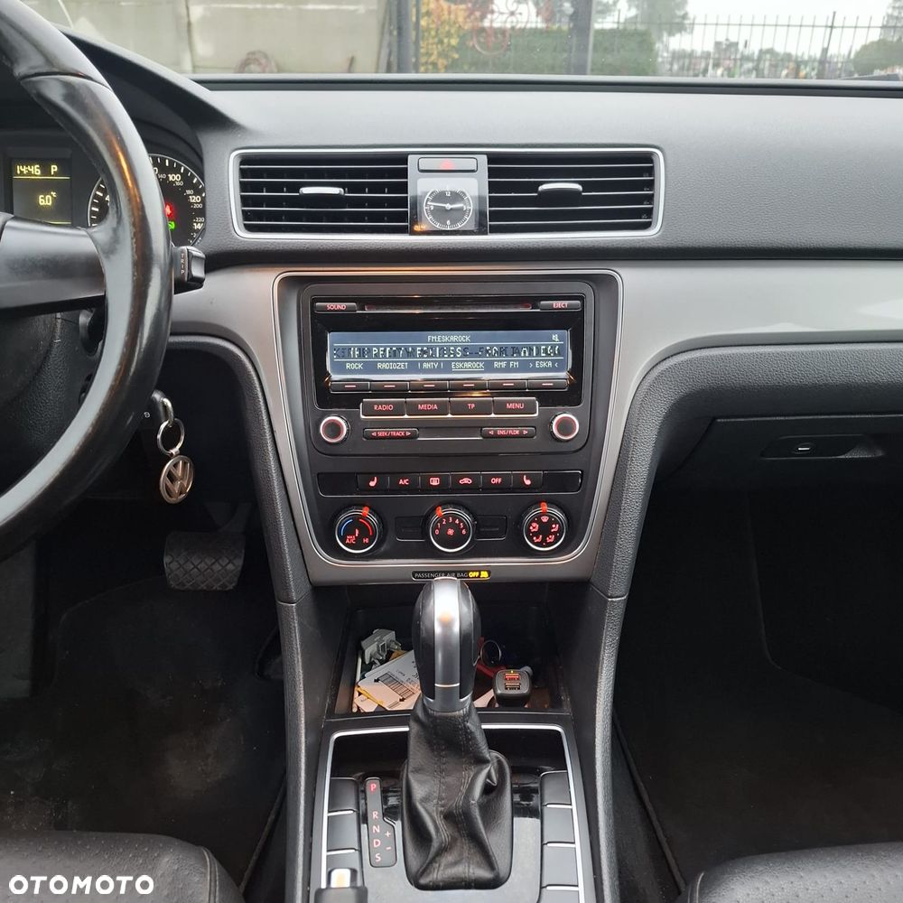 Volkswagen Passat 1.8 TSI (BlueMotion Technology) DSG Comfortline - 15