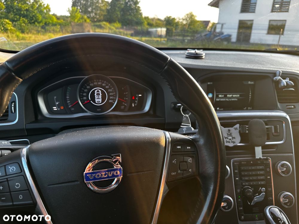 Volvo S60 D2 Drive-E Momentum - 10