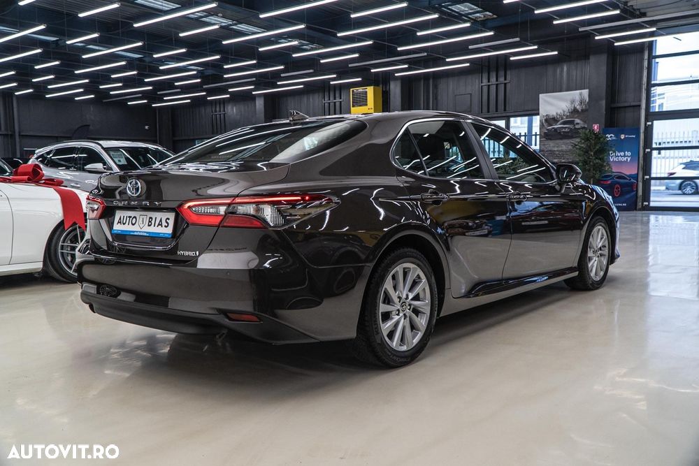 Toyota Camry Executive - 8