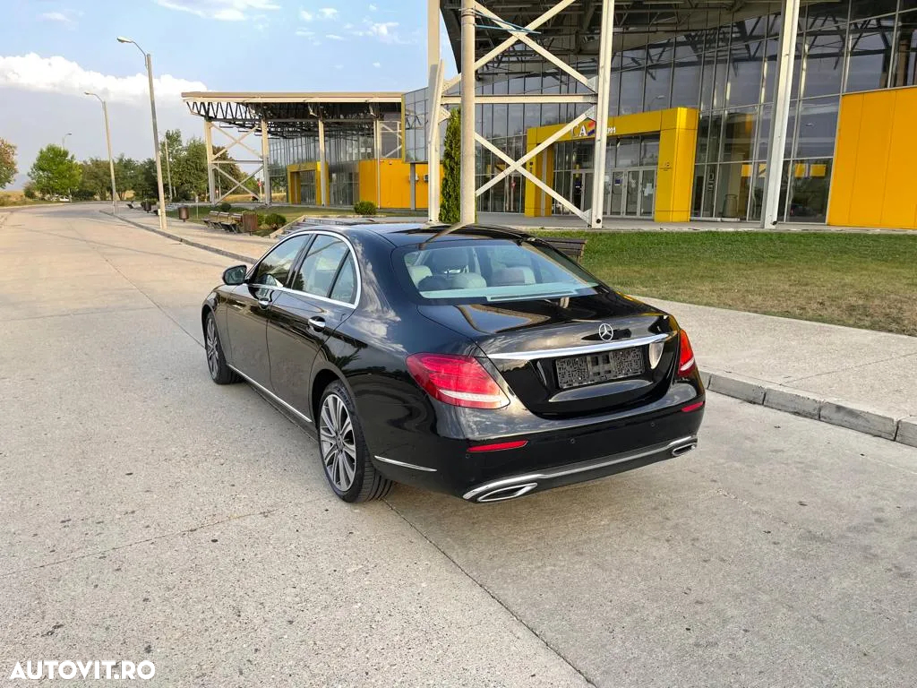 Mercedes-Benz E 220 d 4Matic 9G-TRONIC Exclusive - 4