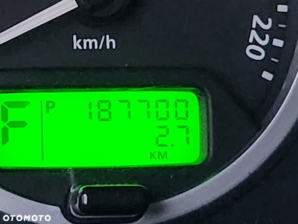 Land Rover Discovery TD V6 HSE - 8