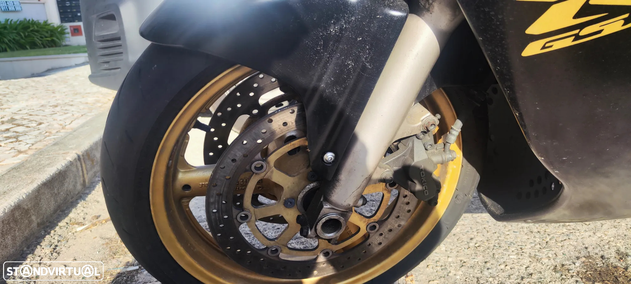 Suzuki GSX-R - 25