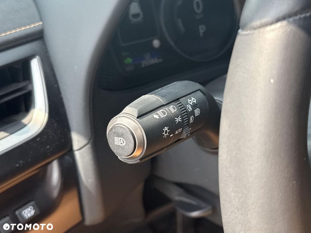 Lexus UX - 30