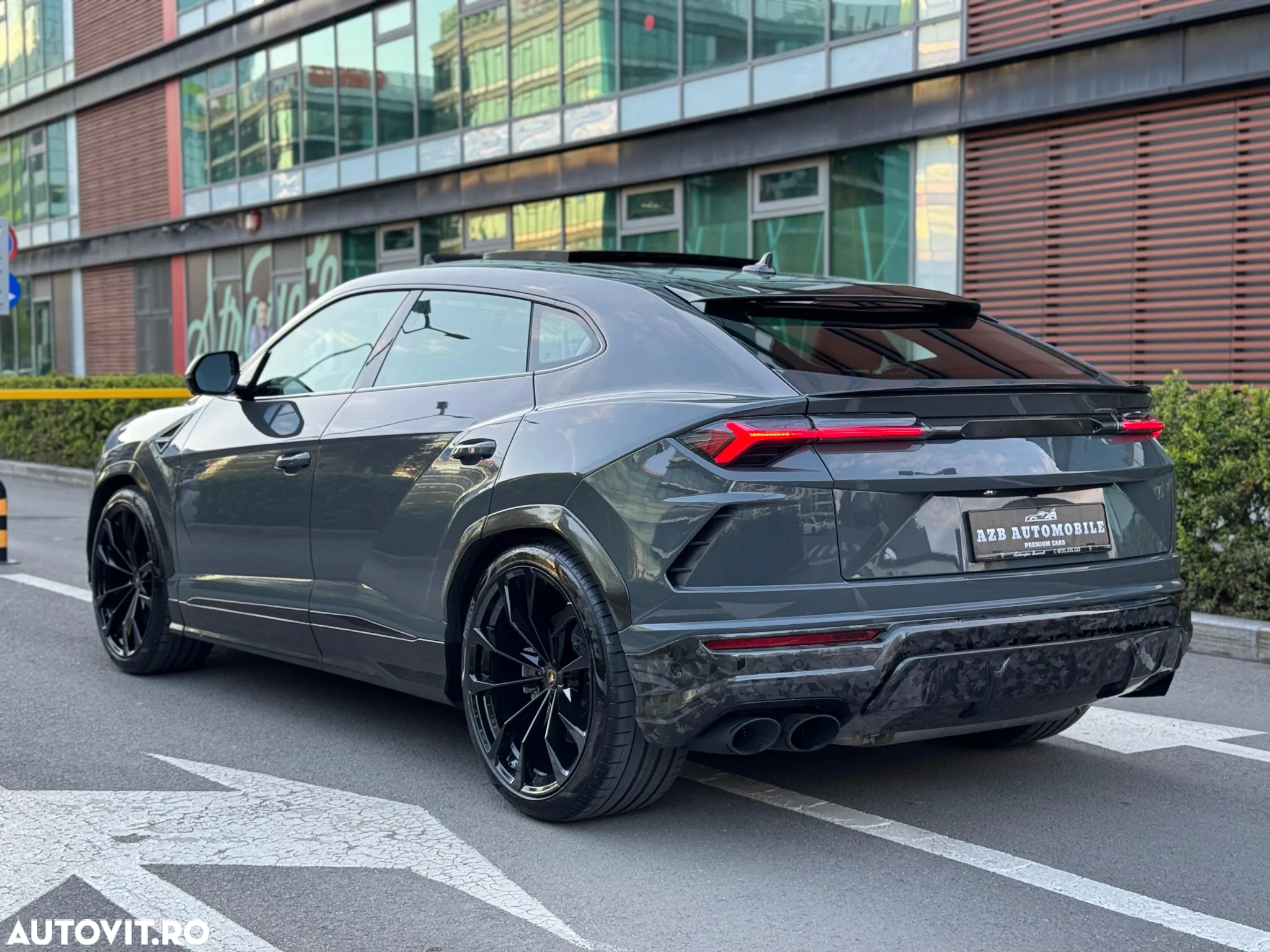 Lamborghini URUS Standard - 14
