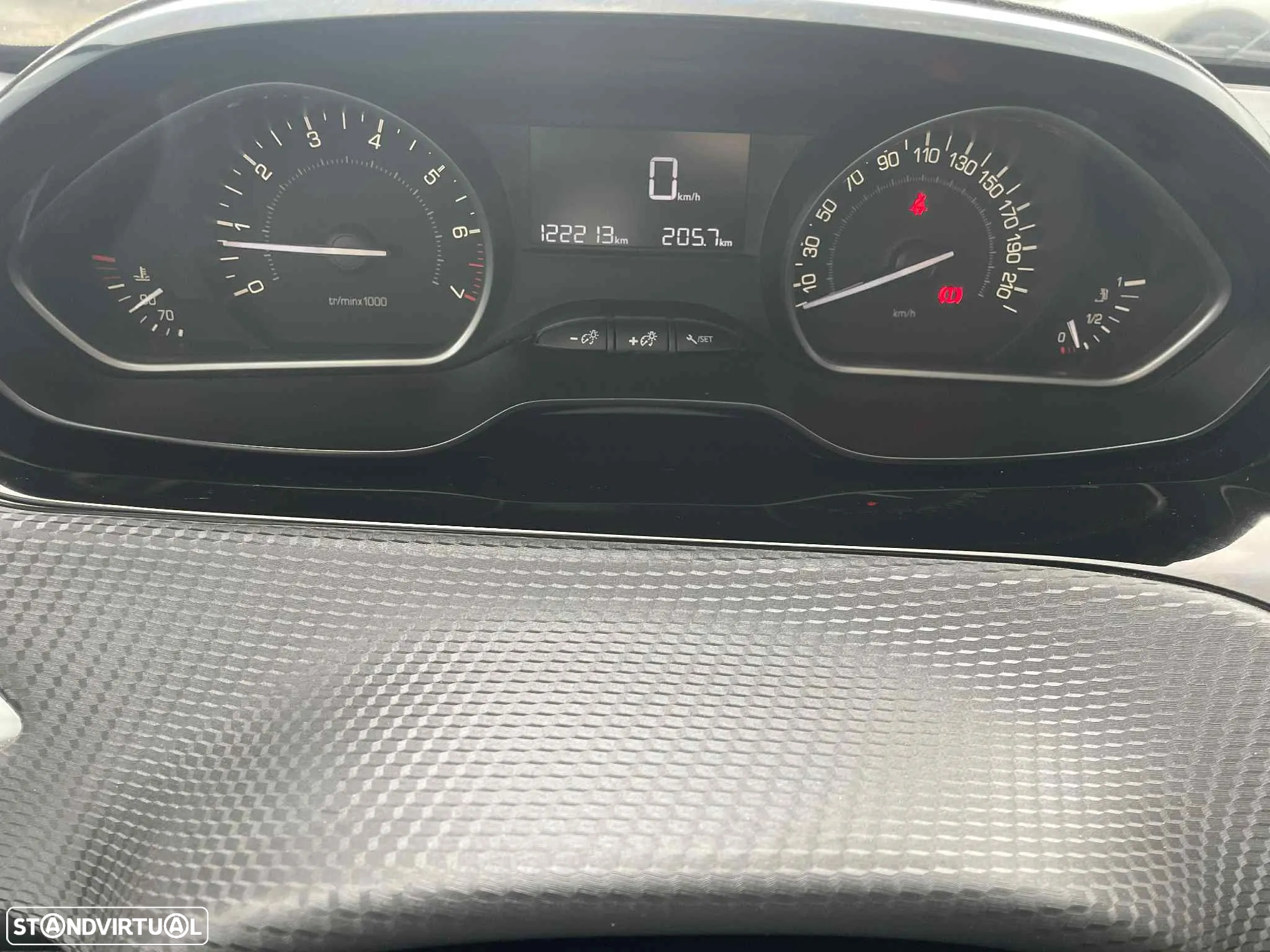 Peugeot 208 1.2 PureTech Style - 24