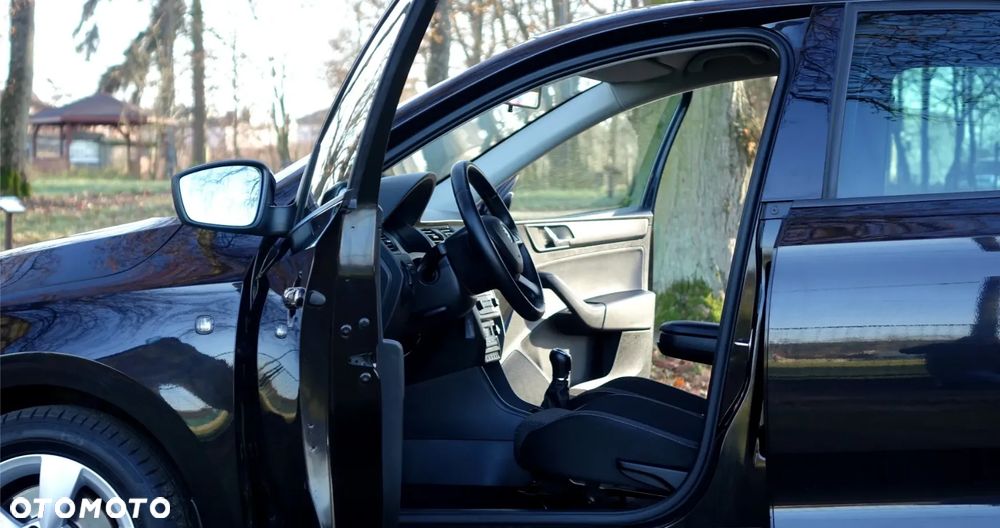 Skoda RAPID 1.2 TSI Ambition - 15