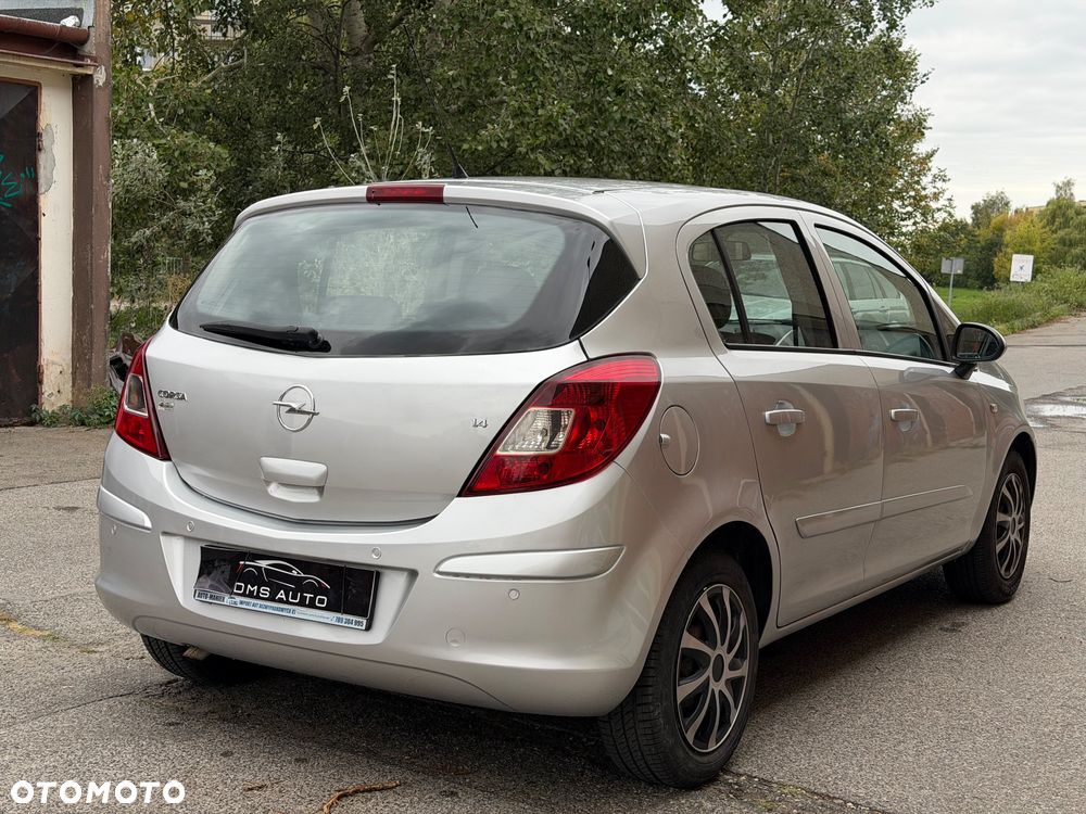 Opel Corsa 1.4 16V Innovation - 9
