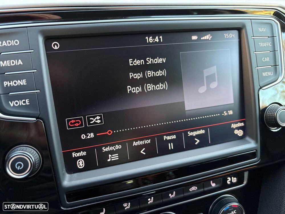 VW Passat Variant 2.0 TDi Highline DSG - 25