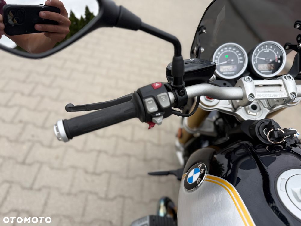 BMW R - 22