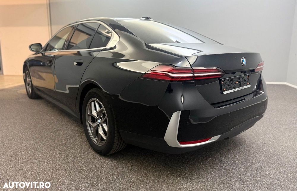 BMW Seria 5 520i AT MHEV - 3