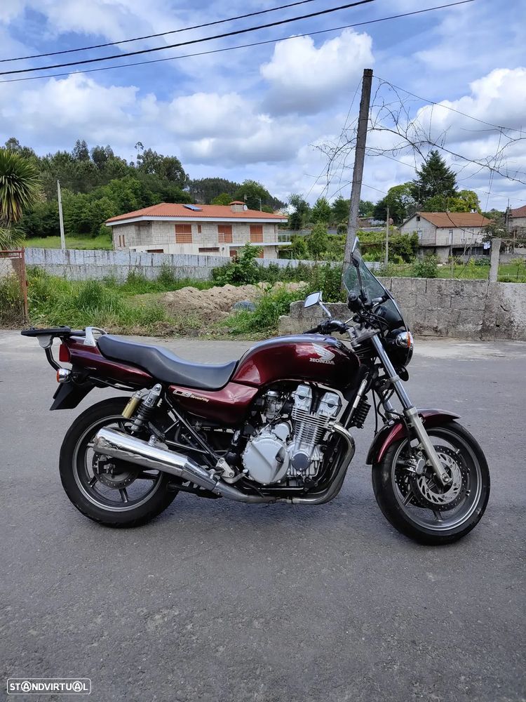 Honda CB - 1
