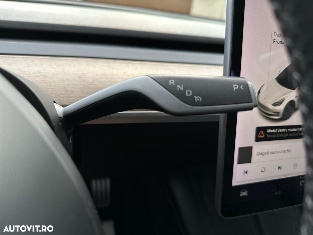 Tesla Model 3 Langstreckenbatterie Allradantrieb Dual Motor Performance - 35