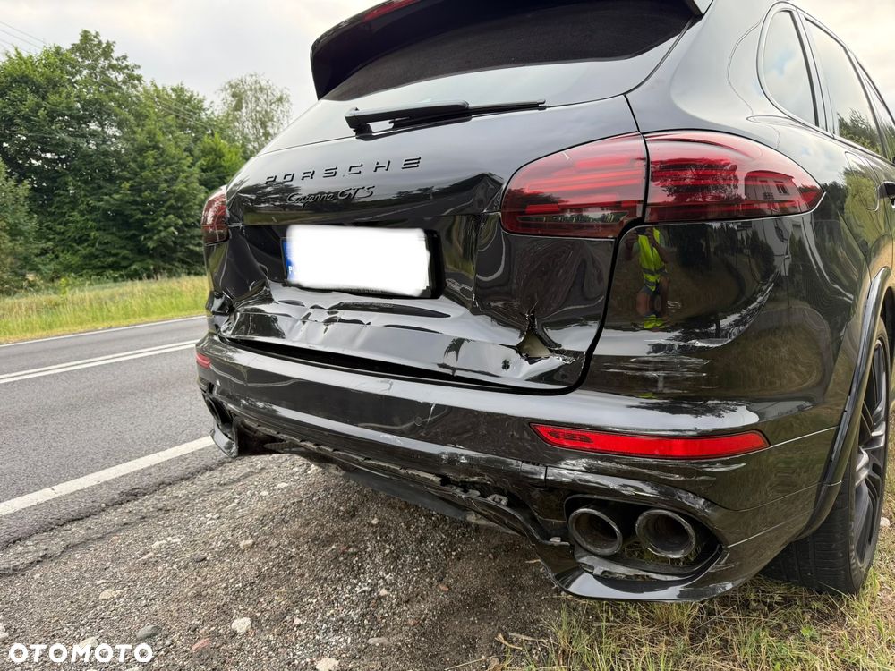 Porsche Cayenne - 2