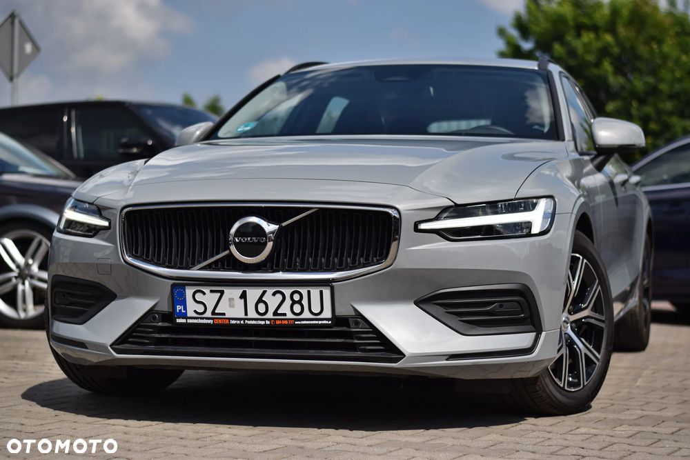 Volvo V60 B3 B DKG Momentum Pro - 28