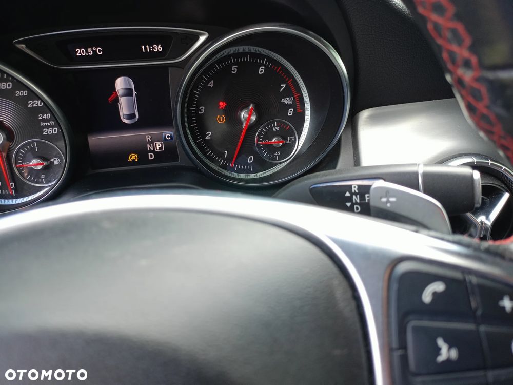 Mercedes-Benz CLA 200 7G-DCT AMG Line - 10